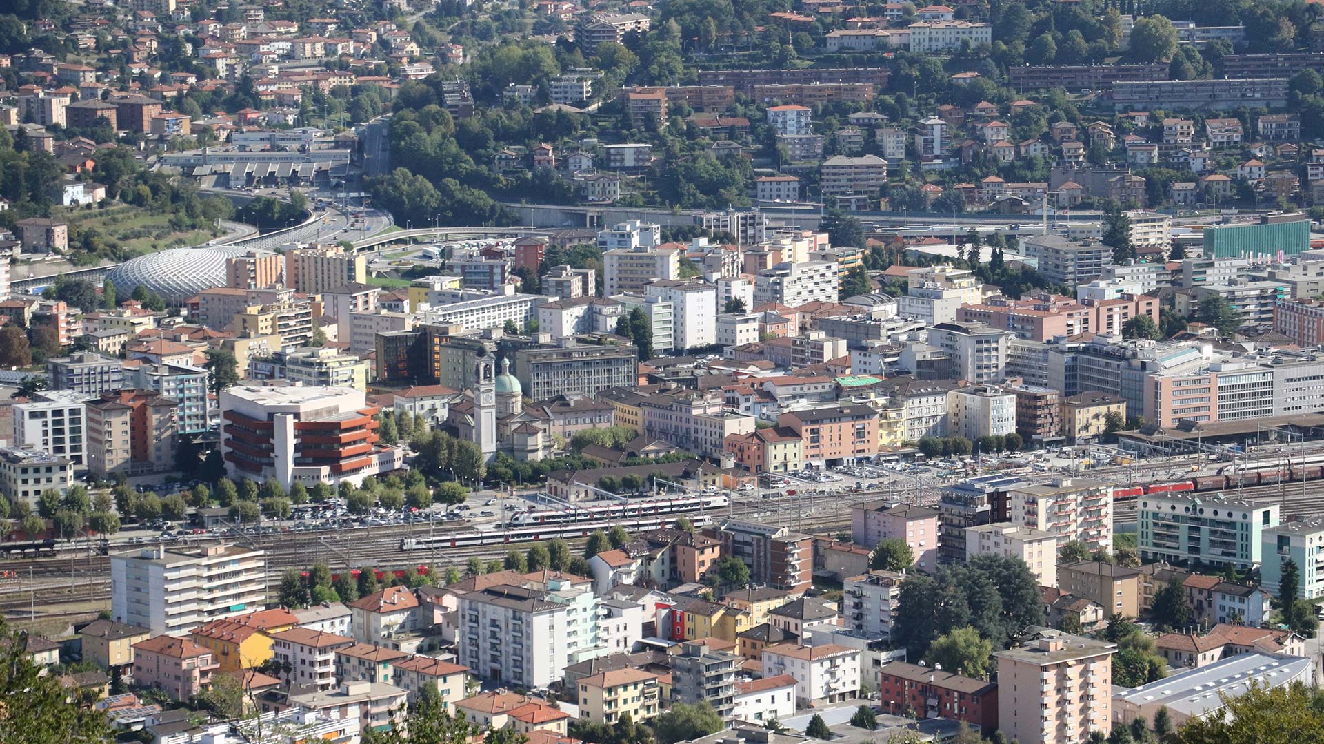 Vista aerea del centro storico di Chiasso, Vacallo, Morbio Inferiore e Balerna – area coperta dalla rete in fibra ottica di Chiasso4net